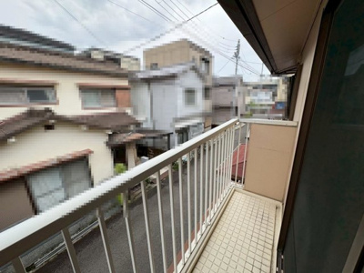 【バルコニー】 | 北余部　中古戸建 | 資金のことや住宅ローン、税金や制度のことまで住宅の難しいことをわかりやすく説明いたします♪お家探しを始めてみようと思われたら是非【イエストア】までお気軽にご相談下さいませ♪