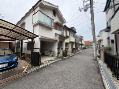 【前面道路含む現地写真】 | 北余部　中古戸建 | リフォームプランのご相談も承っております。詳しくはお気軽に係りの者にお尋ねください！※リフォームには別途費用が発生します。