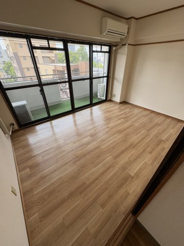 【洋室】 | メゾンド岡文館