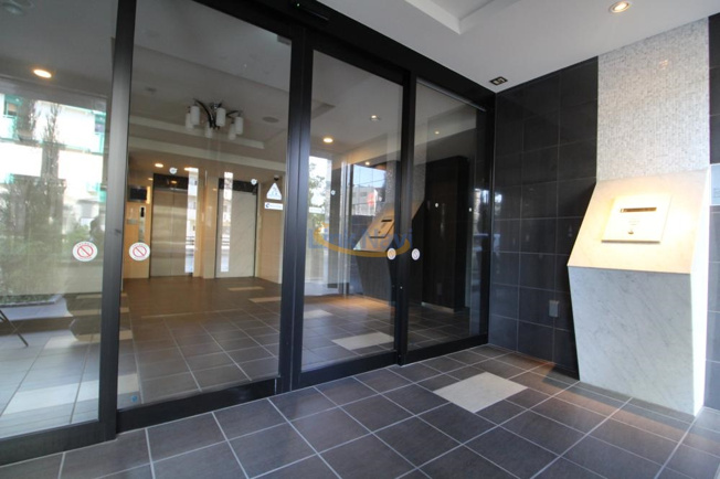 【エントランス】 | ララプレイス新大阪シエスタ