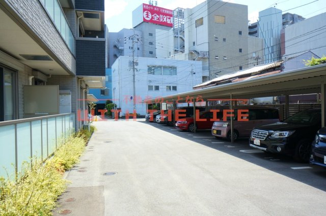 グレースランド日吉【10,000円キャッシュバック対象物件】の駐車場|駐車場に車を止められます
