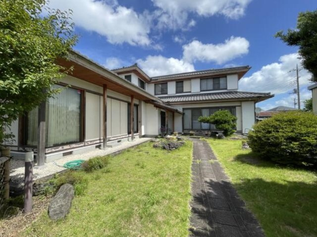 茂原市高師　中古戸建の外観|敷地約304坪 ７LDKシャッター式車庫8台可能 JR外房線茂原駅徒歩約12分 茂原小学校徒歩約8分