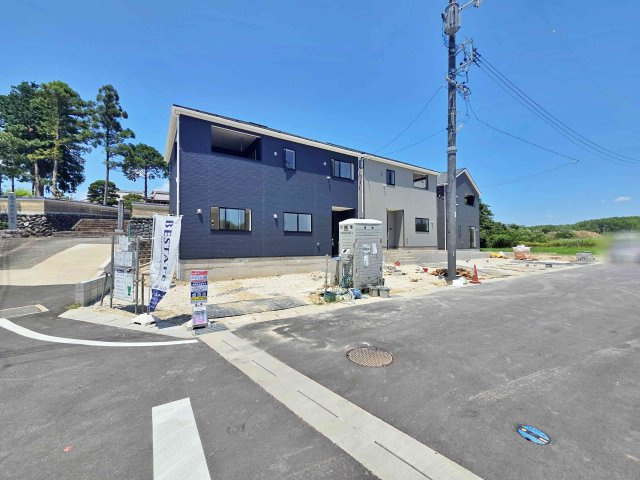 【前面道路含む現地写真】 | 知多市金沢第３　１号棟【仲介手数料0円】
