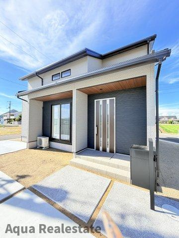 LB円座駅南モデルハウスの玄関|きれいな玄関です