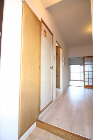 シャロム国分の玄関|ゆったりとした玄関です