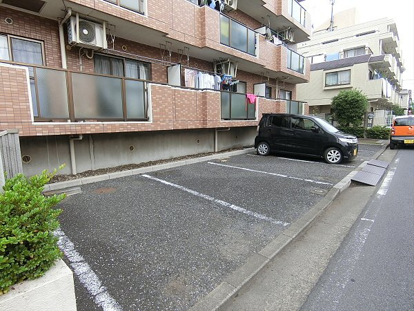 【駐車場】