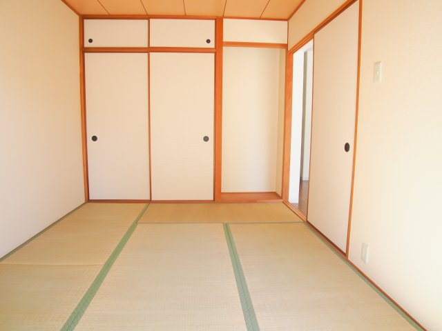 ハイマート舞子坂の和室