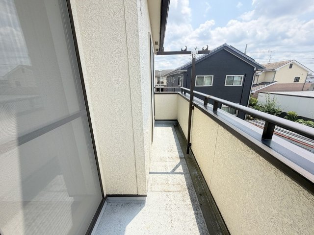三郷市天神1丁目　中古戸建のバルコニー|南向きバルコニーにて陽当り良好
