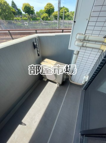 フェルクルール上野根岸のバルコニー