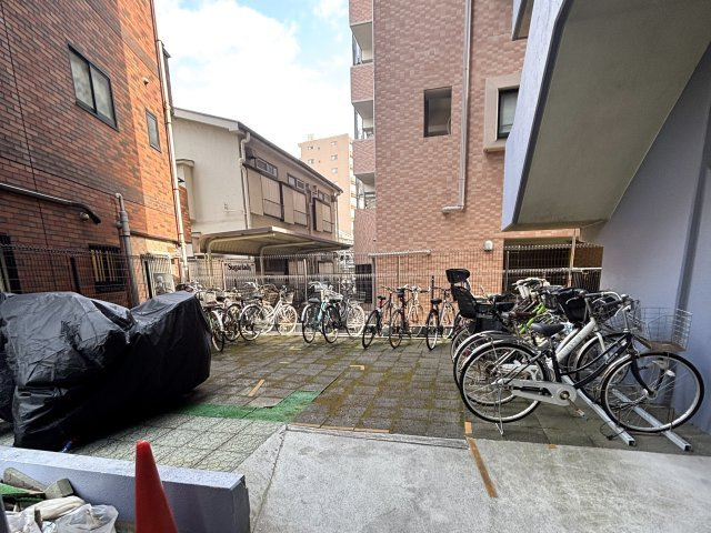 セザール篠崎の駐輪場|セザール篠崎：敷地内に駐車場・駐輪場があります！（令和８年6月現在空き要確認）