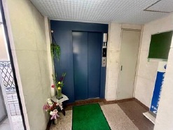 芝田ビルの玄関