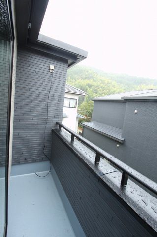 介良乙　新築戸建　1号棟（全2区画）のバルコニー|2F　西の部屋　5.25帖