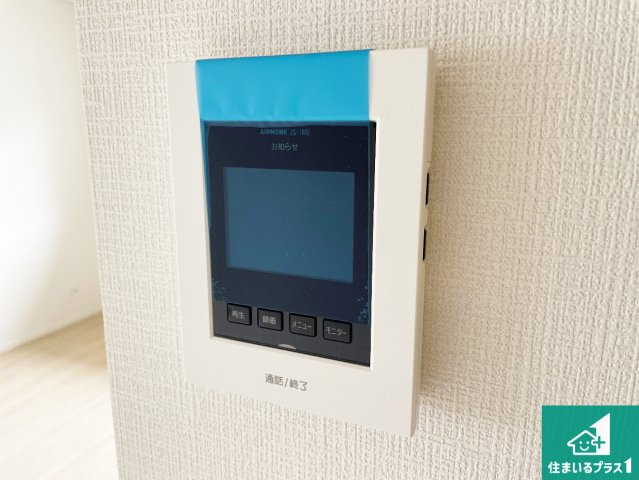 ◆羽曳野市野　第5期　新築一戸建ての防犯設備|カラーモニターインターホン！声だけでなく来訪者の姿や顔がモニターで確認できるので、小さなお子様がいらっしゃるご家庭でも安心できます！