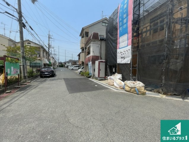 羽曳野市野　第5期　新築一戸建ての前面道路含む現地写真|周辺は落ち着いた街並みの住宅地！子育てがしやすい住環境です！まだ未完成ですが、現地でしかわからない事もございます。是非一度ご覧ください。