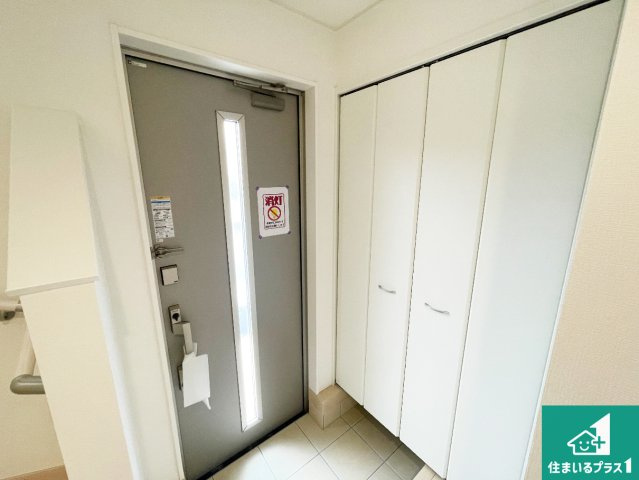 ◆羽曳野市野　第5期　新築一戸建ての玄関|シューズボックスにはたくさんの靴が収納できるので玄関周りはいつもスッキリ！ご家族が増えても安心！