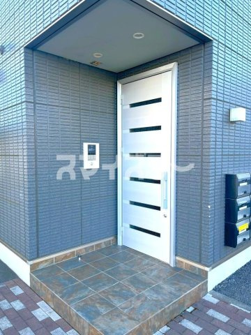 東大和市立野１丁目の賃貸マンションのエントランス