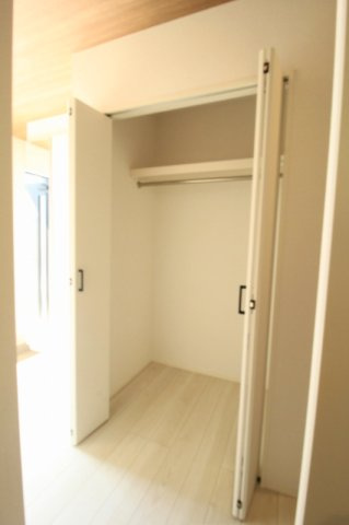 介良乙　新築戸建　2号棟（全2区画）の収納|1Ｆ　ホール　ファミリークローゼット