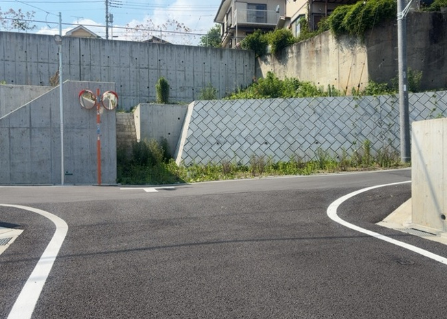 【前面道路含む現地写真】 | ハザードマップは自然災害による被害を予測し、その被害範囲を地図上で表したものです。近年特に災害が多くなっていますので、事前に調査すると安心できます。ハザードマップは国交省のホームページをご覧ください。