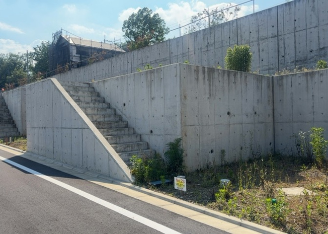 【外観】 | 物件の詳細については、現地を見てわかること以外に、役所や法務局などで調べないとわからないことがあります。そのため、現地に行く場合は、もしこの物件を買ったらどのような生活ができるかをイメージしましょう。
