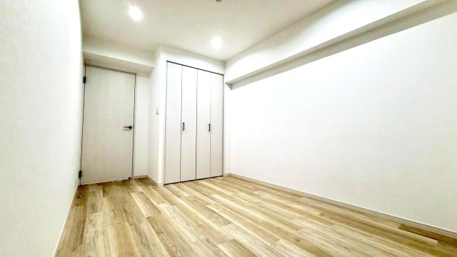 朝日プラザ八広の洋室|収納もしっかり確保され、すっきり暮らしやすい洋室です。