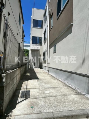 【その他共用部分】 | 西中延２丁目貸戸建 | 敷地内に広々駐輪スペースあり♪
