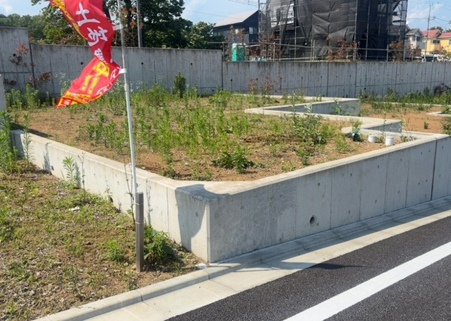 【外観】 | 人が暮らすうえで日光は大切な要素となります。日当たりの良さは譲れないポイントですね。併せて近くに大きな建築物の建築予定がないか、あるいはそれが可能な土地が近くにないか事前に確認することもお勧めします。