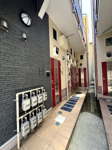 ユナイト和田町ティエールのエントランス|同タイプ参考写真です。