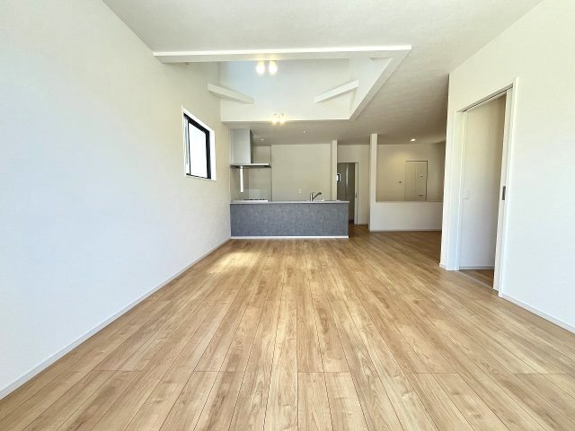 【居間・リビング】 | 福岡市南区屋形原1丁目2期　1号棟（全2棟）【仲介手数料無料・0円】 | 現地写真。