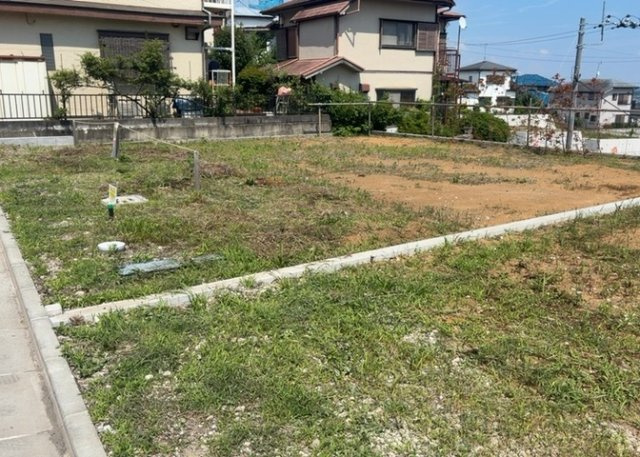【外観】 | 土地の面積＝住宅面積ではありません。建ぺい率の問題などで、土地のある場所によって住宅を建てられる面積は限られています。高さもしかり、「土地」という言葉の中には、建築条件も含まれると考えておきましょう。