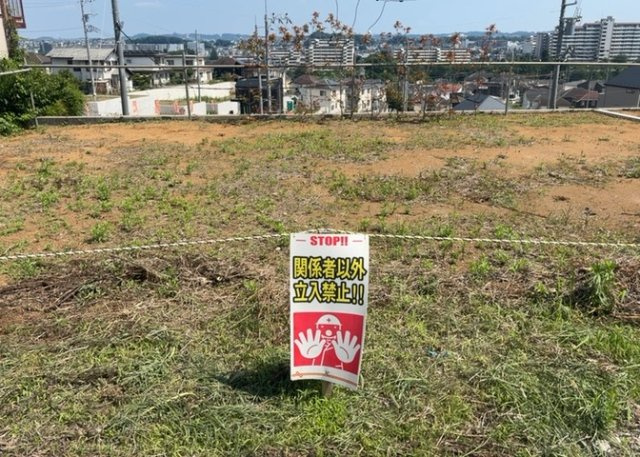 【外観】 | 土地購入を検討されている場合、境界杭がない状態で購入してしまうと境界確定測量をする必要があり、費用がかかります。購入の前に、売主、隣土地所有者立ち合いのもと境界を確定し境界杭を設置するのがベストです。