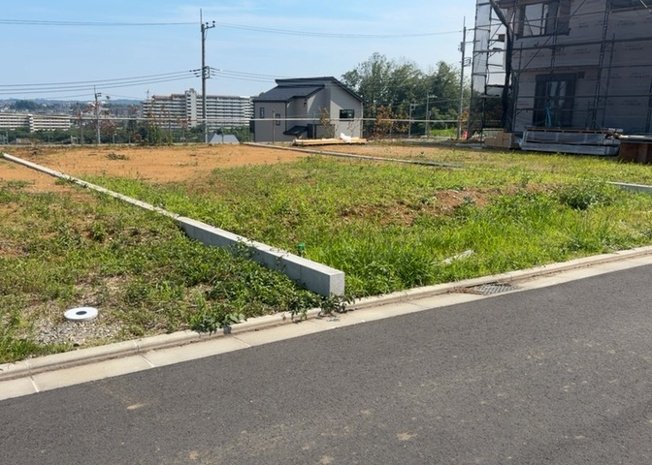 【外観】 | 土地の面積＝住宅面積ではありません。建ぺい率の問題などで、土地のある場所によって住宅を建てられる面積は限られています。高さもしかり、「土地」という言葉の中には、建築条件も含まれると考えておきましょう。