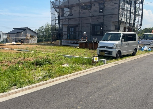 【外観】 | 物件の詳細については、現地を見てわかること以外に、役所や法務局などで調べないとわからないことがあります。そのため、現地に行く場合は、もしこの物件を買ったらどのような生活ができるかをイメージしましょう。