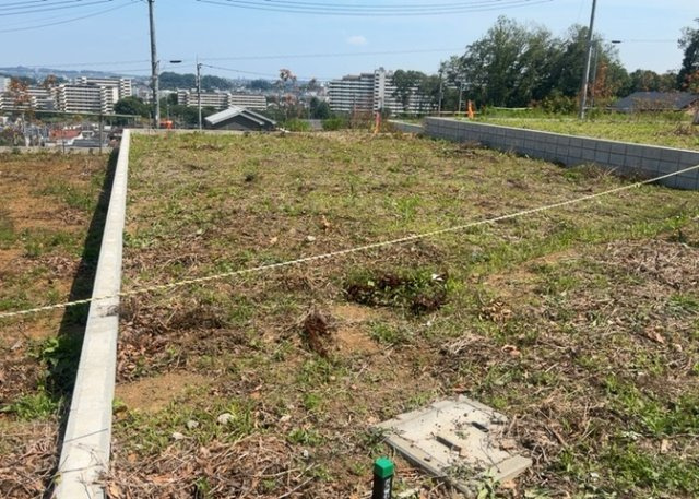【外観】 | 家を建てる前提で土地を探している場合、地盤の丈夫さは譲れない条件の一つです。地盤が脆弱だと追加工事が必要となります。また、過去に地盤沈下や液状化現象を起こした土地は、できるだけ避けた方がいいでしょう。