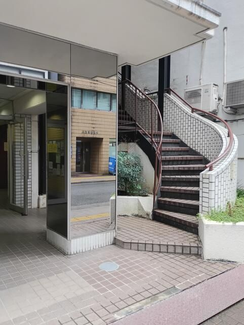  ハイム秋葉原のエントランス