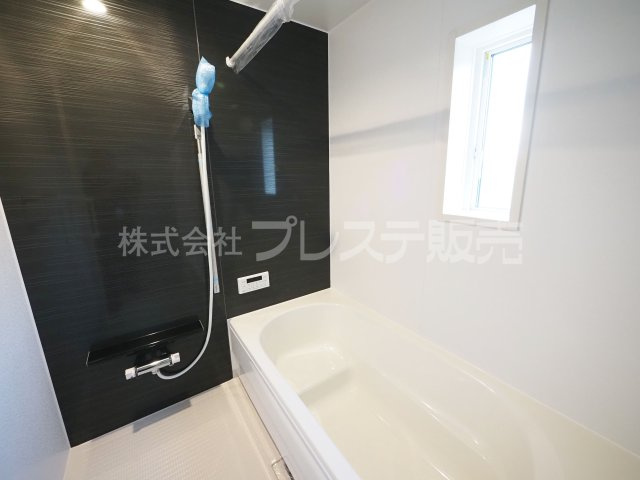 大和郡山市箕山町の新築一戸建 全６区画の浴室|現地写真（６号地浴室）浴室暖房乾燥機を標準装備！