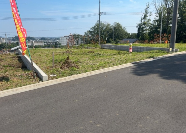 【外観】 | 土地の面積＝住宅面積ではありません。建ぺい率の問題などで、土地のある場所によって住宅を建てられる面積は限られています。高さもしかり、「土地」という言葉の中には、建築条件も含まれると考えておきましょう。