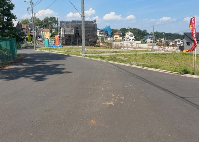 【外観】 | 家を建てる前提で土地を探している場合、地盤の丈夫さは譲れない条件の一つです。地盤が脆弱だと追加工事が必要となります。また、過去に地盤沈下や液状化現象を起こした土地は、できるだけ避けた方がいいでしょう。