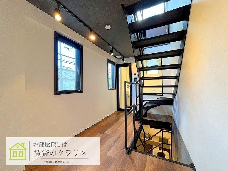 GARNET RESIDENCE東寺の居間・リビング