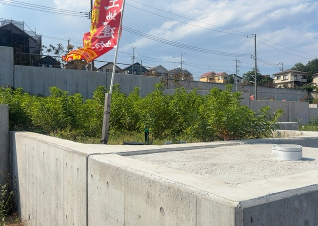 【外観】 | 土地の面積＝住宅面積ではありません。建ぺい率の問題などで、土地のある場所によって住宅を建てられる面積は限られています。高さもしかり、「土地」という言葉の中には、建築条件も含まれると考えておきましょう。