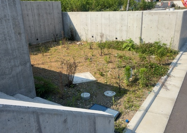 【外観】 | 土地の面積＝住宅面積ではありません。建ぺい率の問題などで、土地のある場所によって住宅を建てられる面積は限られています。高さもしかり、「土地」という言葉の中には、建築条件も含まれると考えておきましょう。