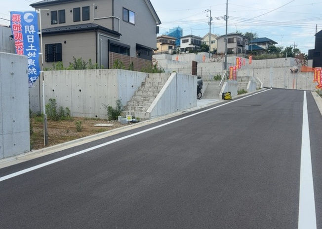 【外観】 | 物件の詳細については、現地を見てわかること以外に、役所や法務局などで調べないとわからないことがあります。そのため、現地に行く場合は、もしこの物件を買ったらどのような生活ができるかをイメージしましょう。
