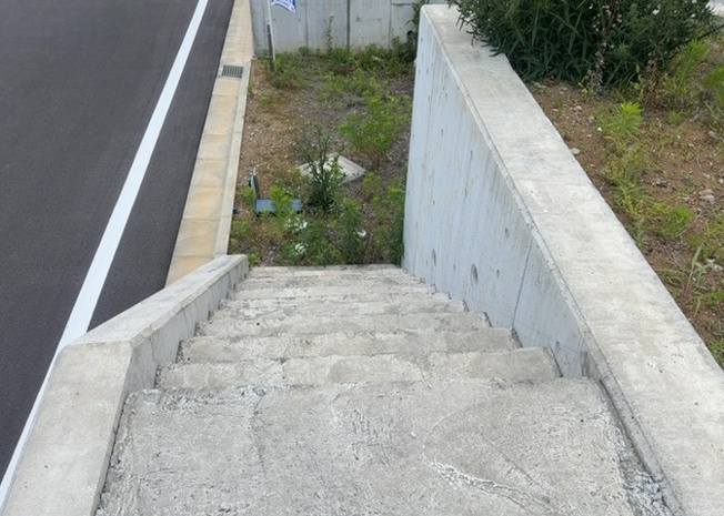 【外観】 | 土地探しをしていると都市計画区域という言葉を目にすると思います。法律によって、都道府県知事や国土交通大臣が指定するエリアのことを指しており、都市計画区域は市街化区域と市街化調整区域に分けられています。