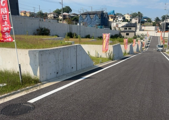 【外観】 | 土地の面積＝住宅面積ではありません。建ぺい率の問題などで、土地のある場所によって住宅を建てられる面積は限られています。高さもしかり、「土地」という言葉の中には、建築条件も含まれると考えておきましょう。