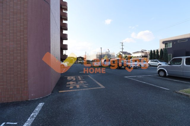 ルネス国分の駐車場