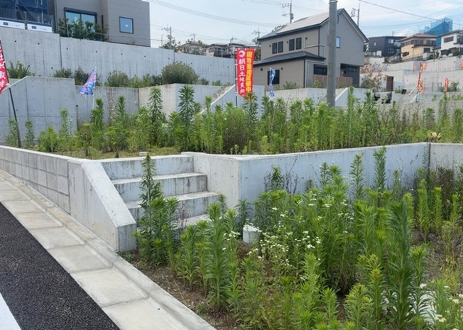 【外観】 | 物件の詳細については、現地を見てわかること以外に、役所や法務局などで調べないとわからないことがあります。そのため、現地に行く場合は、もしこの物件を買ったらどのような生活ができるかをイメージしましょう。