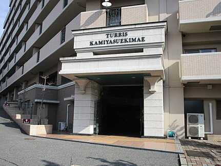 チュリス上安駅前