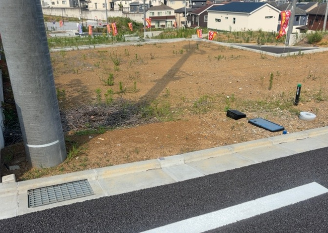 【外観】 | 物件の詳細については、現地を見てわかること以外に、役所や法務局などで調べないとわからないことがあります。そのため、現地に行く場合は、もしこの物件を買ったらどのような生活ができるかをイメージしましょう。