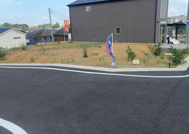 【外観】 | 土地の面積＝住宅面積ではありません。建ぺい率の問題などで、土地のある場所によって住宅を建てられる面積は限られています。高さもしかり、「土地」という言葉の中には、建築条件も含まれると考えておきましょう。