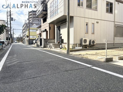 【前面道路含む現地写真】 | 芦屋市呉川町　新築戸建 | ■前面道路幅員約5ｍあり、駐車がしやすい♪