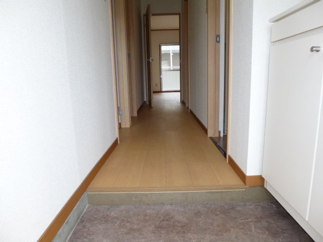 ニューマリッチ笹沖の玄関